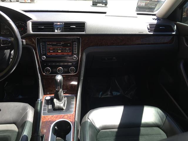 2013 Volkswagen Passat SEL Premium