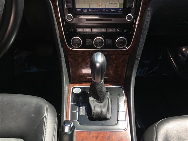 2013 Volkswagen Passat SEL Premium