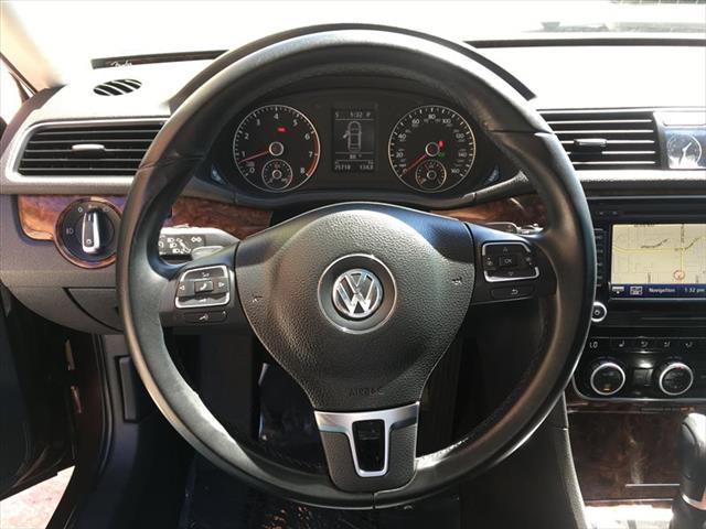 2013 Volkswagen Passat SEL Premium