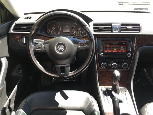 2013 Volkswagen Passat SEL Premium