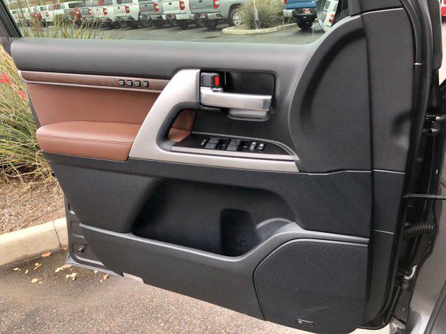 2019 Toyota Land Cruiser V8