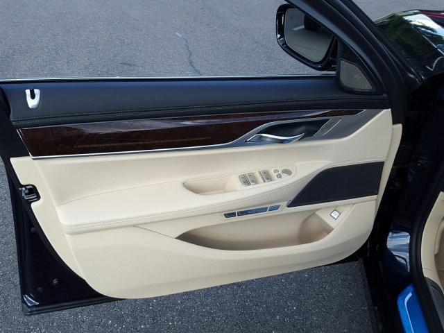 2018 BMW 7 Series 740i