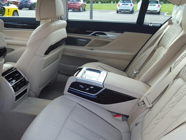 2018 BMW 7 Series 740i