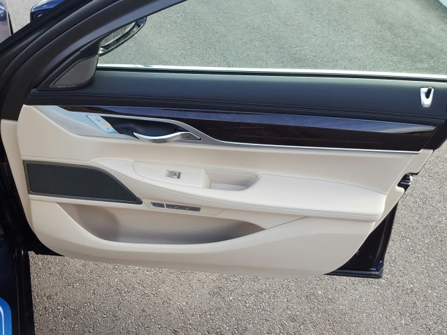 2018 BMW 7 Series 740i