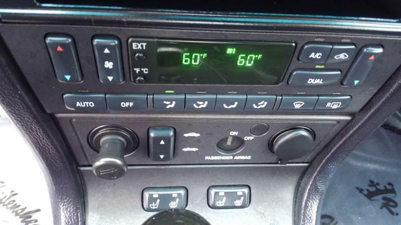 2005 Ford Thunderbird Deluxe/Premium/50th Anniversary
