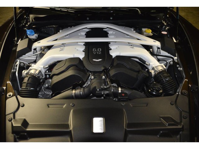 2014 Aston Martin Vanquish 2dr Cpe