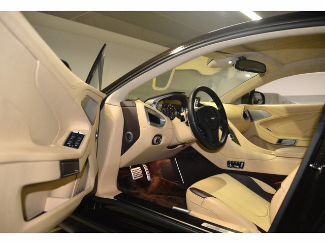 2014 Aston Martin Vanquish 2dr Cpe