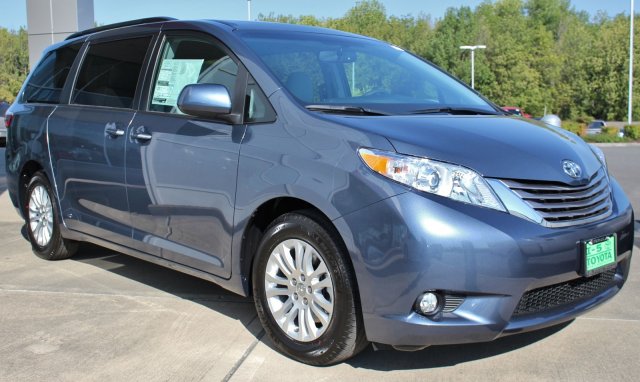 2017 Toyota Sienna FWD (Natl) for sale in Chehalis, WA