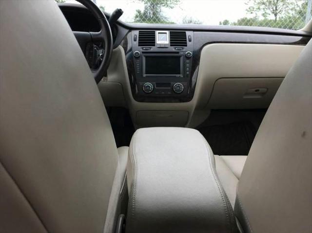 2009 Cadillac DTS Standard