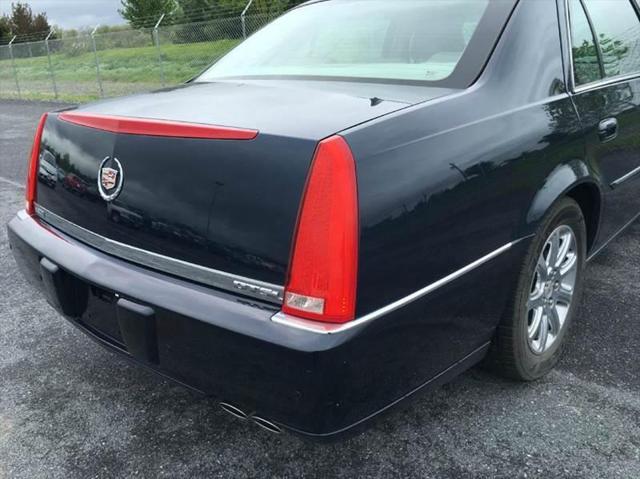 2009 Cadillac DTS Standard