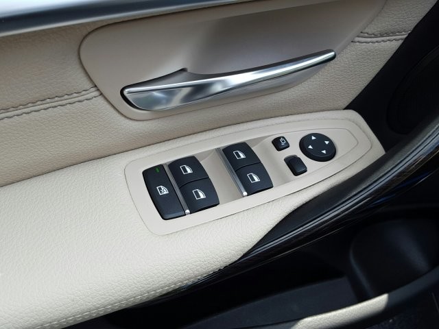 2017 BMW 3 Series 330i