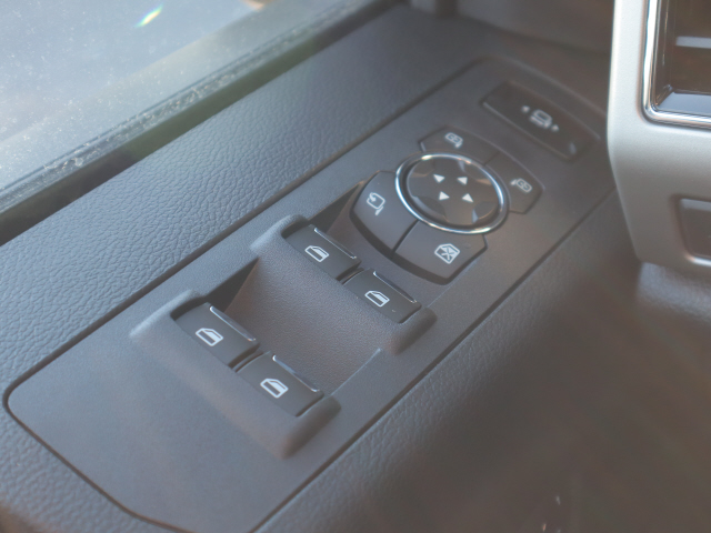 2019 Ford F-350 KING RANCH 4WD CREW CAB 8