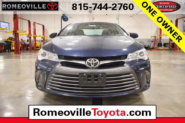 Used 2017 Toyota Camry XLE with VIN 4T1BF1FK8HU636946 for sale in Romeoville, IL