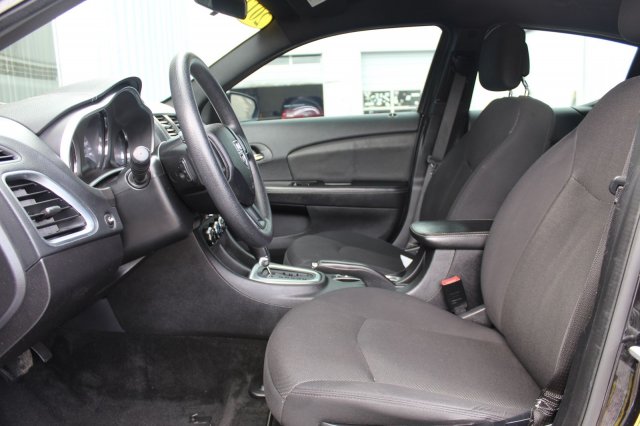 2012 Dodge Avenger SE