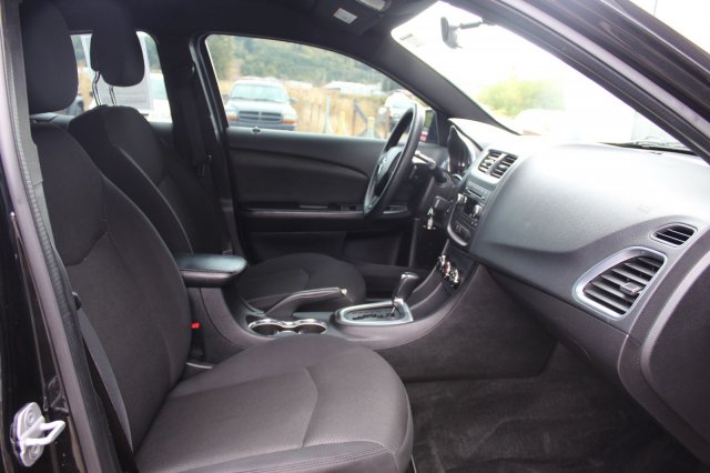 2012 Dodge Avenger SE