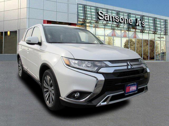 Pearl White 2019 Mitsubishi Outlander SE SUV Neptune NJ