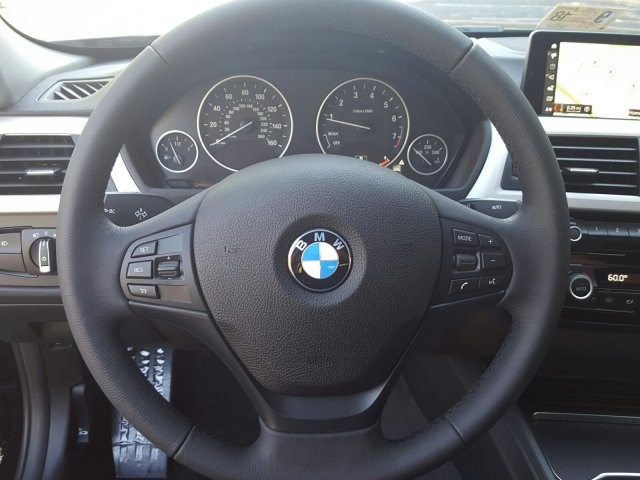 2018 BMW 3 Series 320i