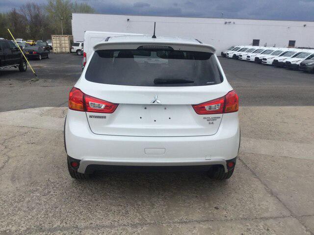2016 Mitsubishi Outlander Sport 2.4 ES