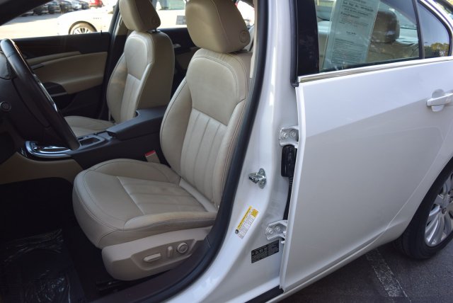 2011 Buick Regal CXL RL1