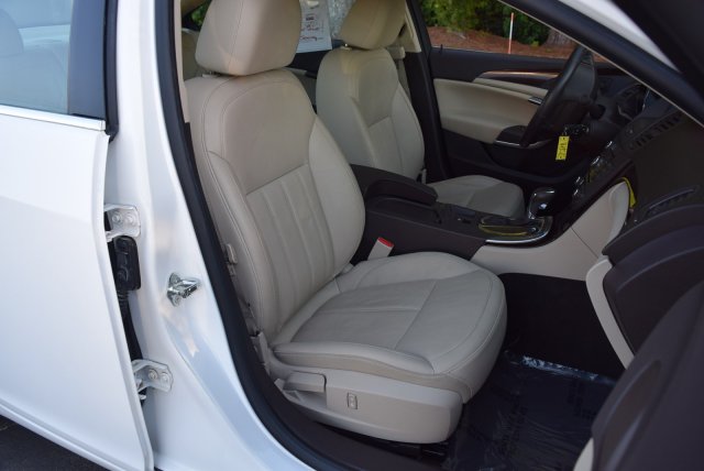 2011 Buick Regal CXL RL1