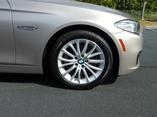 2015 BMW 5 Series 528i