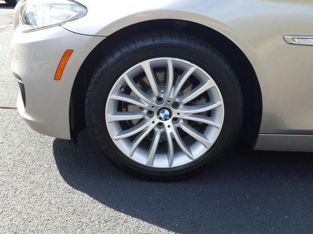 2015 BMW 5 Series 528i