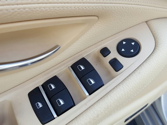 2015 BMW 5 Series 528i