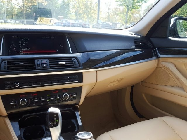 2015 BMW 5 Series 528i