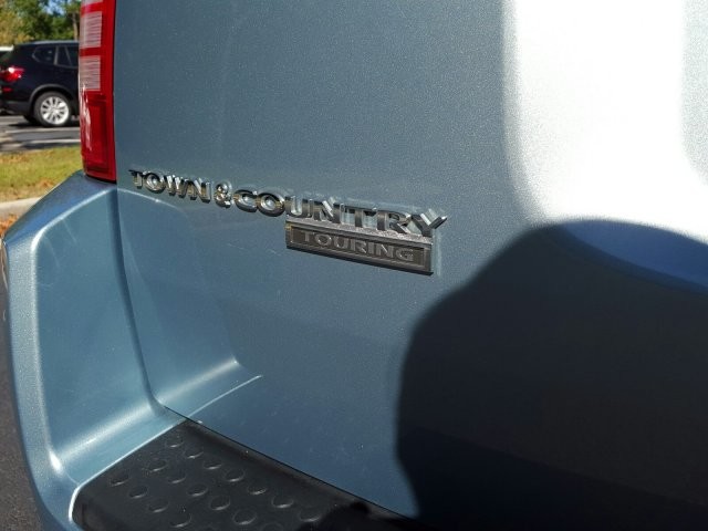 2008 Chrysler Town & Country Touring