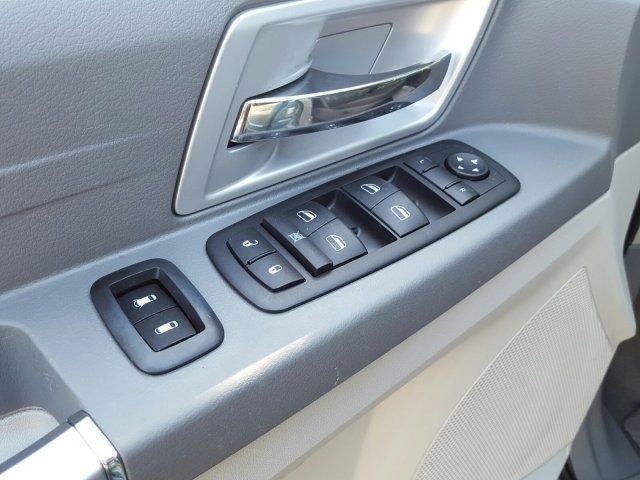 2008 Chrysler Town & Country Touring