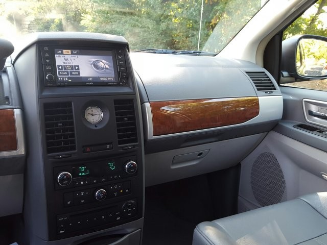 2008 Chrysler Town & Country Touring