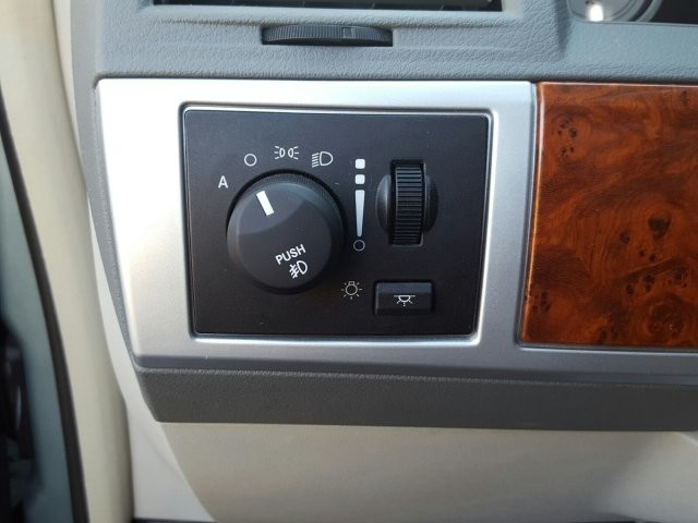 2008 Chrysler Town & Country Touring