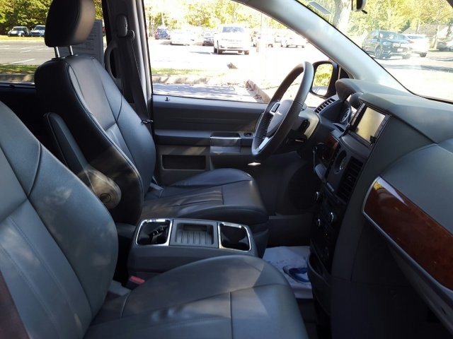 2008 Chrysler Town & Country Touring