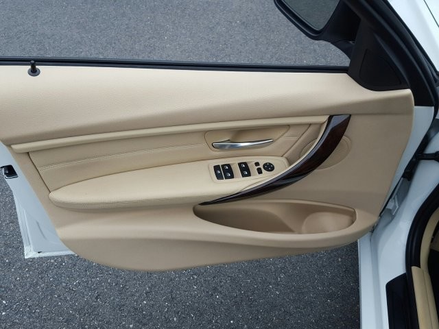 2014 BMW 3 Series 320i