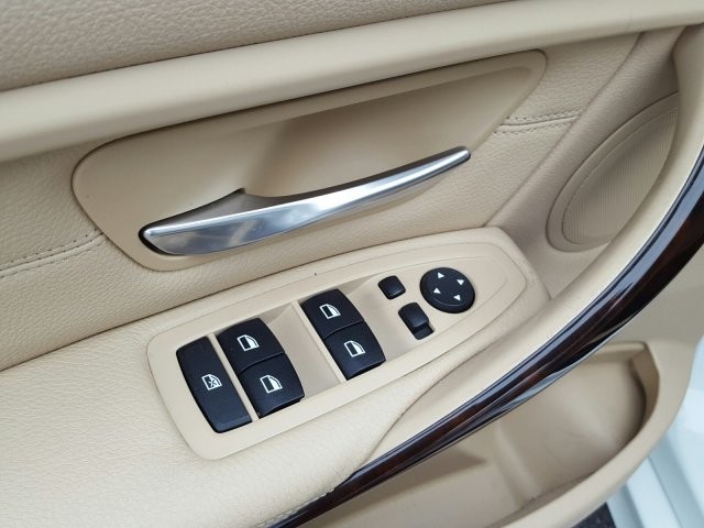 2014 BMW 3 Series 320i