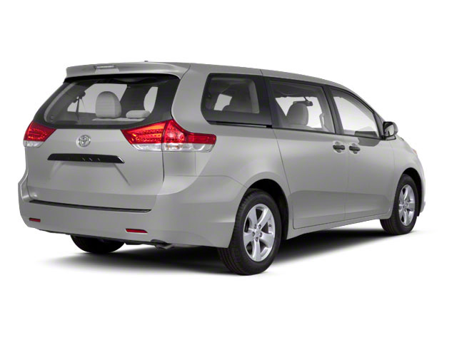 2013 Toyota Sienna XLE V6 8 Passenger