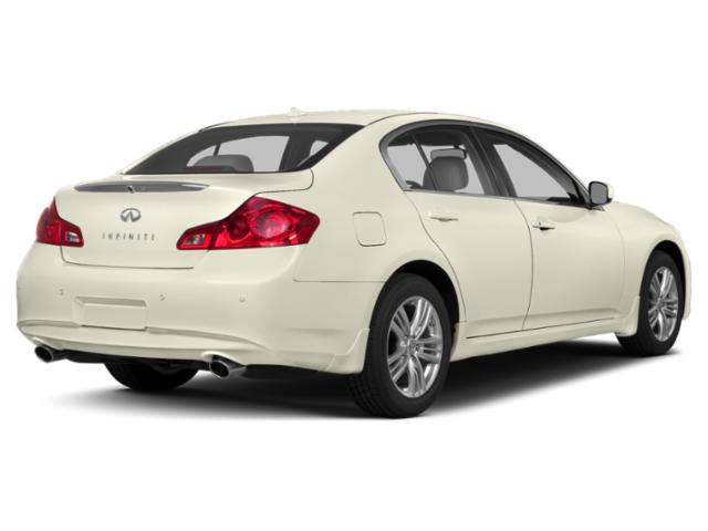 2015 INFINITI Q40 Standard