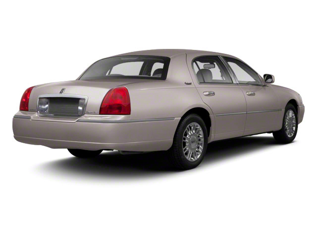 2010 Lincoln Town Car Signature Limited