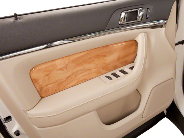 2010 Lincoln MKS photo 9 of 21