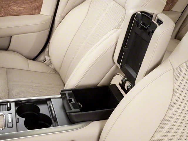 2010 Lincoln MKS photo 17 of 21
