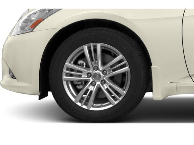 2015 INFINITI Q40 Standard