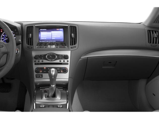 2015 INFINITI Q40 Standard