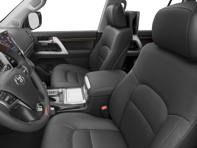 2016 Toyota Land Cruiser V8