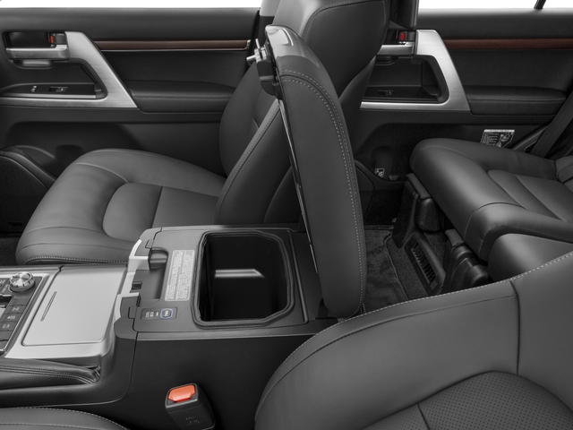2016 Toyota Land Cruiser V8
