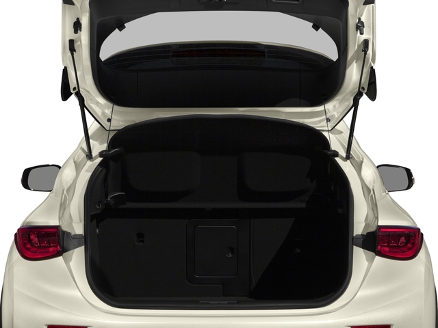 2017 INFINITI QX30 Premium