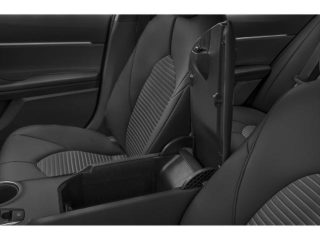 2022 Toyota Camry SE Hybrid