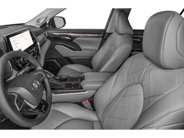 2025 Toyota Highlander Hybrid Platinum