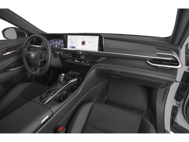 2025 Toyota Crown Signia XLE [13]