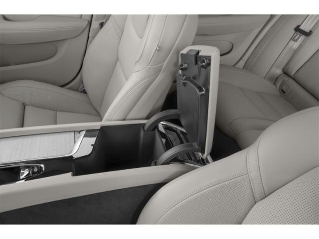 2026 Volvo V60 Cross Country Ultra, B5 AWD Gas (mild hybrid)