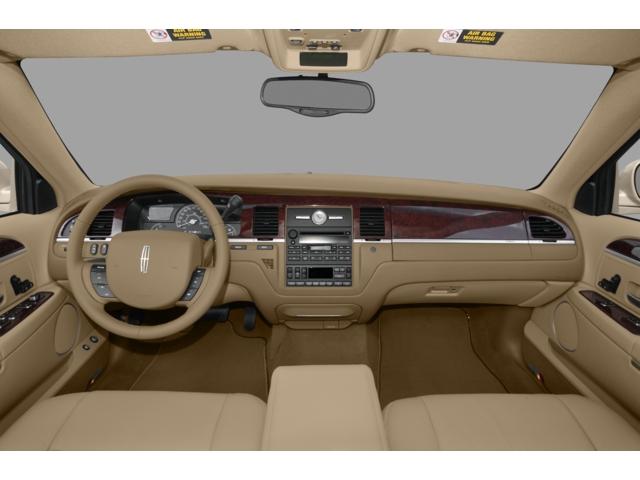 2007 Lincoln Town Car Signature Limited